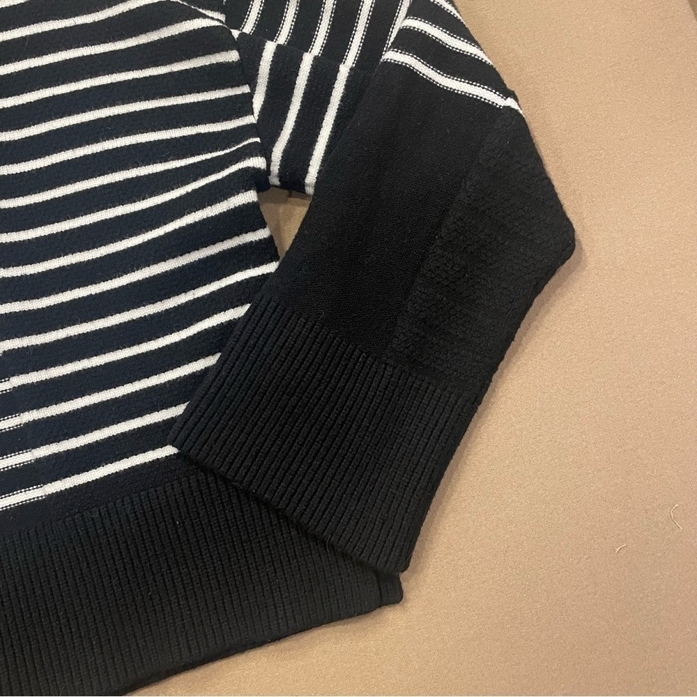 Buttermelon Black and White Stripe Cropped Sweater Size Medium - Picture 2 of 11